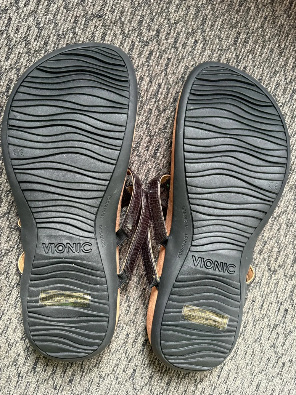 NEW Vionic Elvia Women's Thong Sandals in Black Size 10